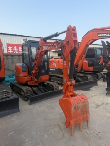 Excavadora U35 Usada en Venta, Pocas Horas de Uso, Modelo 2024, Reacondicionada Profesionalmente, Cucharón de 0.16m, 3.5 Toneladas, Lista para Trabajos Pesados - Product Image 3