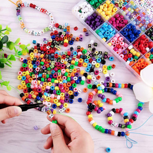 Kit de perles acryliques en forme de lettres et de perles tonneau avec cordon élastique, ciseaux et aiguille pour la fabrication de bracelets DIY et fournitures d'artisanat - Product Image 2