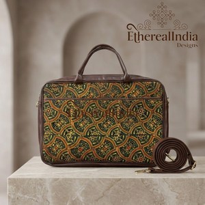 Bolso para portátil Ajrakh con estampado de bloques, verde, de algodón, bolso de oficina, estilo étnico bohemio, bolso de trabajo con correa. - Product Image 2