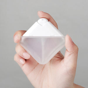 Flacon pulvérisateur de poche en plastique carré miniature vide de 28 ml, mignon, pour <span class=keywords><strong>alcool</strong></span>, parfum, 100 pièces, pulvérisateur à pompe avec impression d'écran - Product Image 2