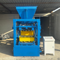 Machine à fabriquer des briques robuste équipée d'un coffret électrique, machine à fabriquer des briques de type 4-26, machine à former des blocs de ciment