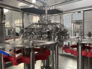 Máquina de llenado de agua y té con sabor de gran capacidad <span class=keywords><strong>3</strong></span> 5 10 <span class=keywords><strong>litros</strong></span> Aplicación 500ml de agua pura y bebidas ampliamente utilizada en China - Product Image 4