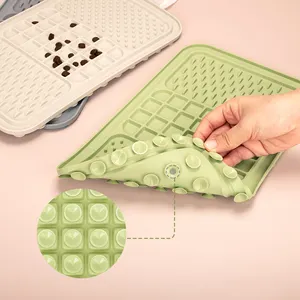 Bols à alimentation lente Pet Calming Dog Treat Mat Perfect Dog Licking Mat Conception antidérapante Silicone OPP Sac Fourni Stockage des aliments 2 Pcs