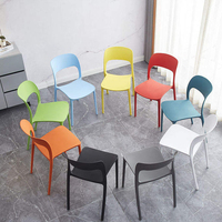 Chaise en polypropylène empilable, résistante aux taches, facile à nettoyer, pour la restauration, les restaurants, les cafés