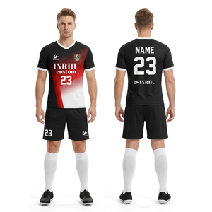 Ademend snel drogend polyester voetbaltenue op maat bedrukt met sublimatieprint voor heren team training - Product Image 3