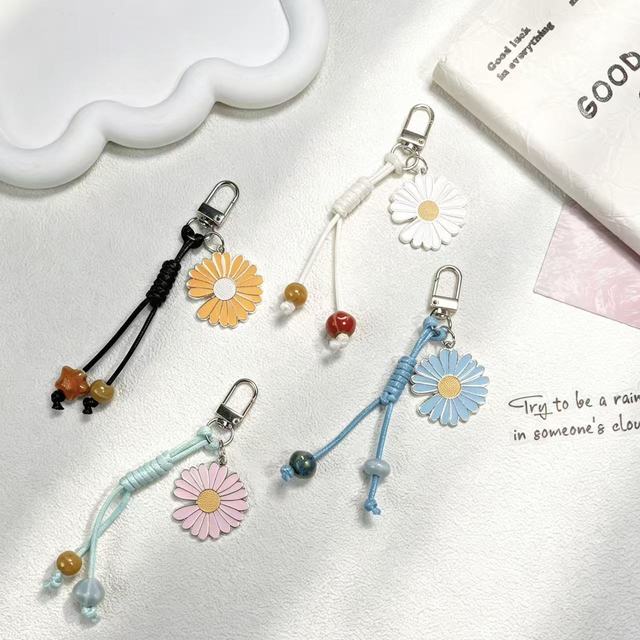 AM Miu-style alloy daisy keychain pendant celebrity same style phone charm braided rope ceramic bead bag charm