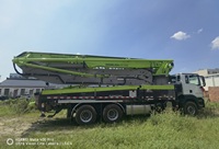 Pompe à béton diesel Zoomlion 47m 6x4 montée sur camion avec moteur, productivité 170m³/h, modèle 43X-5RZ, en promotion