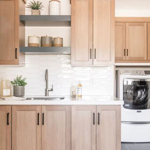 CBMmart klasik tarzı katı ahşap ahşap mutfak dolapları Set dolap ile montajı hazır - Product Image 1