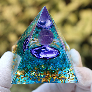 Pyramide en résine époxy cristalline QK24 Tai Chi, décoration de maison en verre, cadeau de collection, artisanat en résine, ornement de bureau - Product Image 2