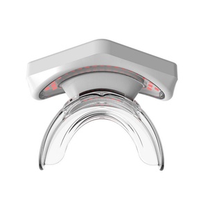 Mini Appareil Repulpant pour les Lèvres en Silicone avec Thérapie LED Rechargeable pour Réduire les Rides des Lèvres et un Effet Jeunesse - Product Image 5