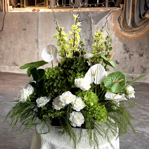 Décorations de fleurs vertes luxuriantes pour allée, fleurs de table, centres de table floraux, centres de table artificiels, boule de fleurs, arche - Product Image 1