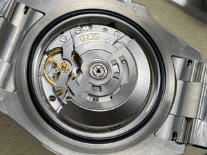 นาฬิกากันน้ำคุณภาพเยี่ยม ขนาด 43 มม. ผลิตโดย QF Factory ตัวเรือนเหล็ก 904L กลไก ETA 3235 รุ่น 126600 หน้าปัดเซรามิกสีดำ นาฬิกาดำน้ำลึก - Product Image 4