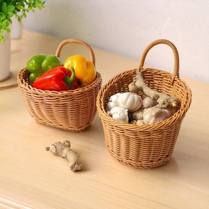 Keranjang Penyimpanan Gantung Dinding Imitasi Rotan untuk Jahe dan Bawang Putih, Desain Anyaman Plastik PP untuk Penggunaan Dapur - Product Image 4