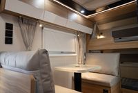 Caravane tout-terrain élégante, caravane de camping de luxe en aluminium, remorque de voyage avec lit en latex souple