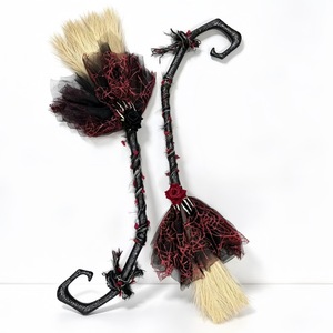 <span class=keywords><strong>Scopa</strong></span> da <span class=keywords><strong>Strega</strong></span> di Halloween, Bastone Magico Gotico con Rosa, Accessorio per Costume da Mago, Decorazione per Feste - Product Image 5