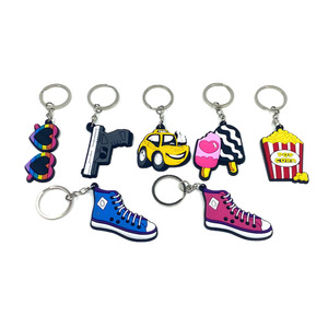 Porte-clés en gros personnalisés : Chaussures, Lunettes, Popcorn, Crème glacée, Arc-en-ciel, Pistolet, Météore, Dessins animés, Pendentifs mignons pour couples - Product Image 2