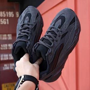 <span class=keywords><strong>Chaussures</strong></span> Coconut 700v2 2026 : Vraiment incroyables, style <span class=keywords><strong>Yeezy</strong></span>, réfléchissantes, pour le sport et la course à pied - Product Image 3