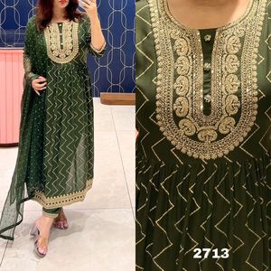 เน้นด้วยงานปักรหัสที่สวยงาม Nayra Cut Kurti Pent Dupatta สําหรับผู้หญิงมีจําหน่ายในราคาขายส่ง - Product Image 5