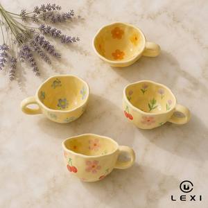 Juego de Tazas de Cerámica Pintadas a Mano con Diseño Floral, Borde Ondulado, Patrón Botánico en Azul, Cereza, Morado, Tulipán, Amarillo y Naranja, para <span class=keywords><strong>Café</strong></span> y Té - Product Image 3