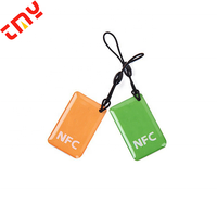 Gros Personnalisé Programmable Numérique Médias Sociaux 213 216 Perdu Trouvé PVC Époxy Rond RFID Époxy Smart NFC Tap Tag Porte-clés