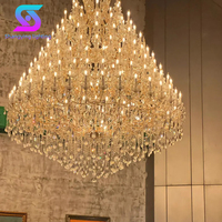 Suspension moderne personnalisée de luxe pour grands projets Lustre d'intérieur de haute qualité au design postmoderne pour hall d'hôtel et de villas