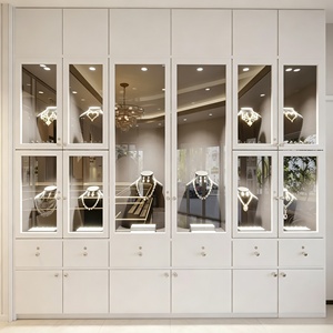 Agencement de magasin de bijoux et montres de luxe : personnalisation complète de la pièce, vitrine en verre, présentoir à bijoux, décoration de magasin - Product Image 4
