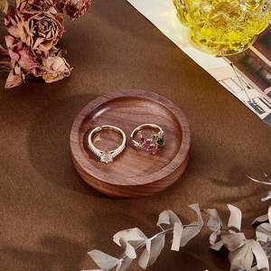 Plateau rond en bois pour bagues, support <span class=keywords><strong>de</strong></span> présentation <span class=keywords><strong>de</strong></span> bijoux pour colliers et bracelets, idéal pour les fêtes <span class=keywords><strong>de</strong></span> mariage et comme cadeau. - Product Image 2