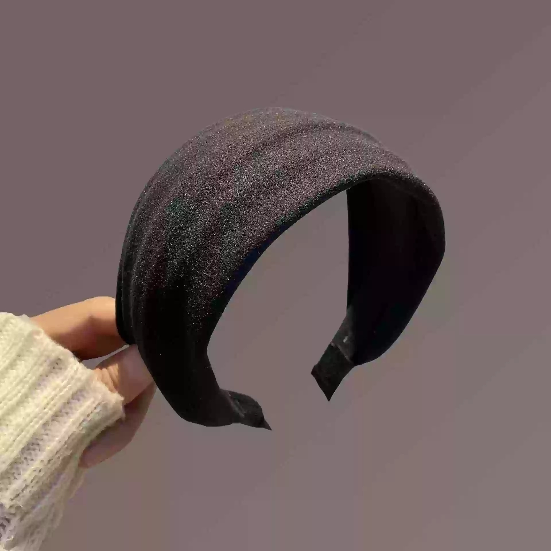 Wide-brimmed woolen headband-black