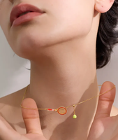 Collier de raquette de tennis à thème sportif, résistant au ternissement, durable, en alliage plaqué or 18 carats pour femme, bijoux de mode