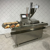 Machine automatique de remplissage de gaufrettes commerciales à double couleur avec injecteur de crème et de pâte chocolatée
