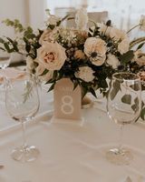 Supports de numéros de table de mariage modernes portables en acrylique avec fente pour carte de placement