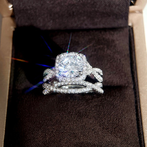Set di Anelli Intrecciati con Zirconi Scintillanti per Donne, Gioielli Eleganti da Impilare - Product Image 1