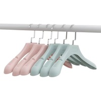 Breitschultrige Kunststoff-Kleiderbügel - Rutschfest, Verhindern von Schulterfalten, Extra-Dick, Robustes Design für Kaschmir, Anzüge und Schwere Kleidungsstücke