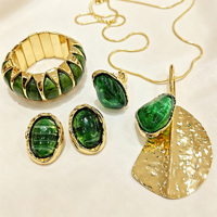 Parure de bijoux en résine verte plaquée or 18 carats, boucles d'oreilles clous en alliage, bracelet segmenté, bague, collier pendentif feuille pour femme, cadeau de fête