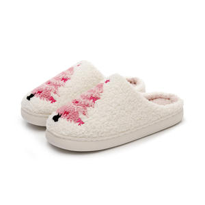 Nouvelle maison en peluche TPR pour Noël, à prix réduit - Product Image 1