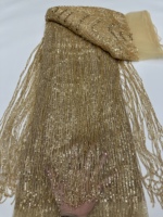 Tissu en dentelle brodée de perles et de paillettes vert émeraude - Luxe élégant pour robes de soirée