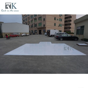 Scène de défilé avec plateforme de sol blanc brillant pour la décoration de la scène - Product Image 4