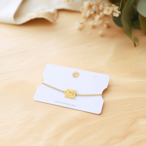 Bracciale in Acciaio Inossidabile con Targhetta Lettera E 12x14cm, Gioiello alla Moda con Catena - Product Image 2