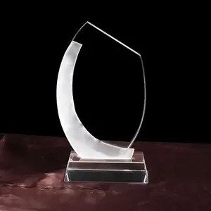 Zhejiang heißer Verkauf hochwertige K9 Kristallglas Trophäe benutzer definierte DIY 3D-Logo Laser gravur Kristall Award Trophäe mit Box