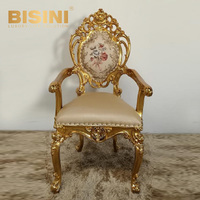 Fauteuil d'appoint baroque orné, boiseries dorées, motifs floraux peints à la main, assise en velours de soie, idéal pour les grands halls d'entrée et les complexes hôteliers haut de gamme