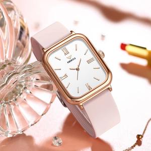 Drioshipping, relojes de cuarzo personalizables para mujer, esfera cuadrada, banda de silicona, reloj de pulsera con logotipo de aleación de diseño Simple de lujo - Product Image 1