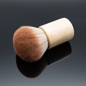 <span class=keywords><strong>Pennello</strong></span> Kabuki Grande e Soffice per Trucco, Setole Sintetiche, Manico in Legno Naturale, Logo Personalizzato, per Viso e Corpo, Polvere e Bronzer - Product Image 5