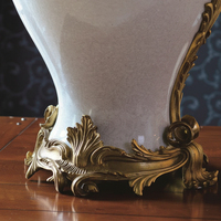 Vase décoratif en céramique blanche de luxe avec poignée en métal doré, pot vintage en porcelaine européenne, pot de temple, centre de table pour salon