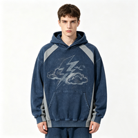 Sweat à capuche oversize délavé style vintage, imprimé Kornit DTG Nuage de tonnerre et éclairs, avec empiècements et strass, streetwear