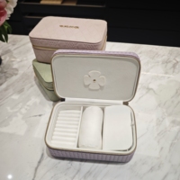 Boîte à bijoux matelassée de luxe avec logo personnalisé, organiseur de bijoux portable en cuir PU pour colliers, bagues, boucles d'oreilles