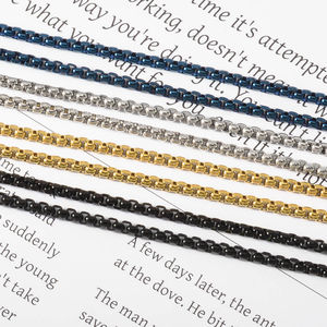 Collar con Colgante de Cruz de Acero Inoxidable de Lujo Simple, Cuatro Colores, Venta al por Mayor - Product Image 6