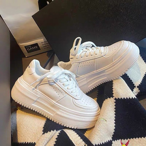 Scarpe Sportive Casual da Donna Bianche con Suola Spessa Traspiranti con Lacci 2026 Nuove Scarpe Basse per Bambini con Rialzo per Tutte le Stagioni - Product Image 3