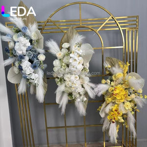 Arreglo Floral de Alta Calidad LEDA con Rosas, Orquídeas y Palmeras, Camino de Mesa Colgante para Decoración de Esquinas y Fondos - Product Image 1