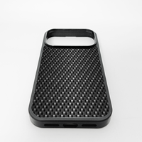 Pour iPhone 17 Pro Max Nouveaux Modèles Couverture Bord Droit avec 3K Motif TPU Plain Carbon Fiber Phone case