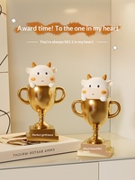 Trophée et ornements en résine personnalisés en forme de vache de dessin animé créatif pour les cadeaux souvenirs de gravure du champion des ventes de la réunion annuelle